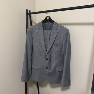 Men’s RW & Co Grey Slim Fit Suit (40S/30x30)